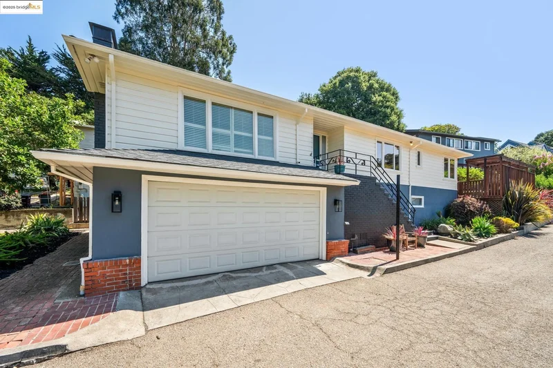 6141 Broadway Ter, Oakland, California, United States. - Photo 40