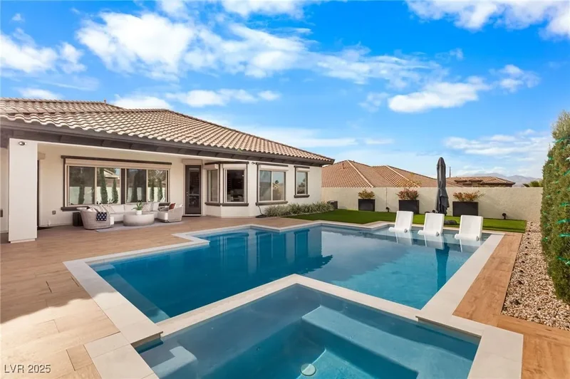2460 Chateau Napoleon Drive, Henderson, Nevada, United States. - Photo 15