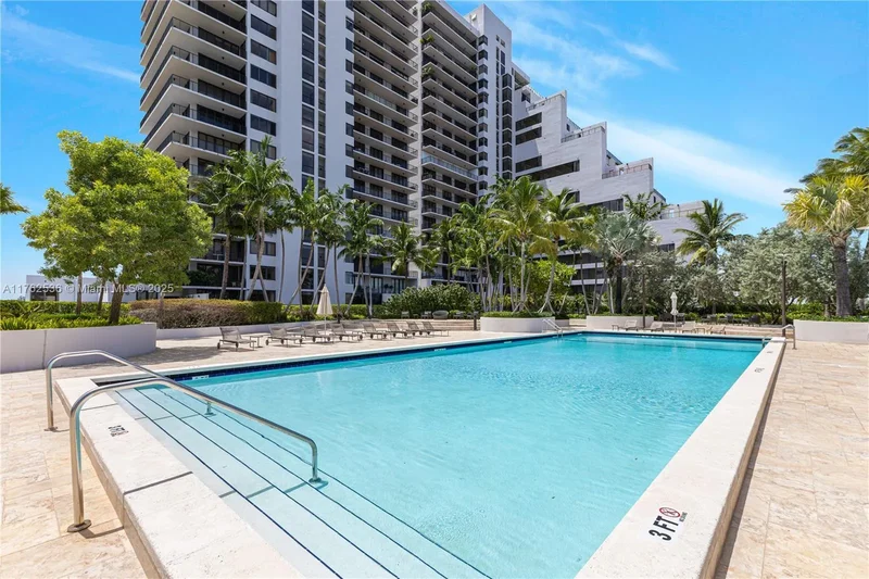 1000 Venetian Way 810, Miami, Florida, United States. - Photo 21