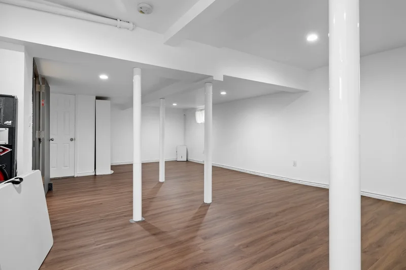 19 Teneyck Ave, Valley Stream, NY 11580, Valley Stream, New York, United States. - Photo 18