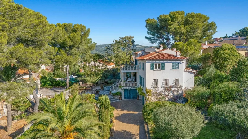 Florentine Style Villa With Sea View Var Region