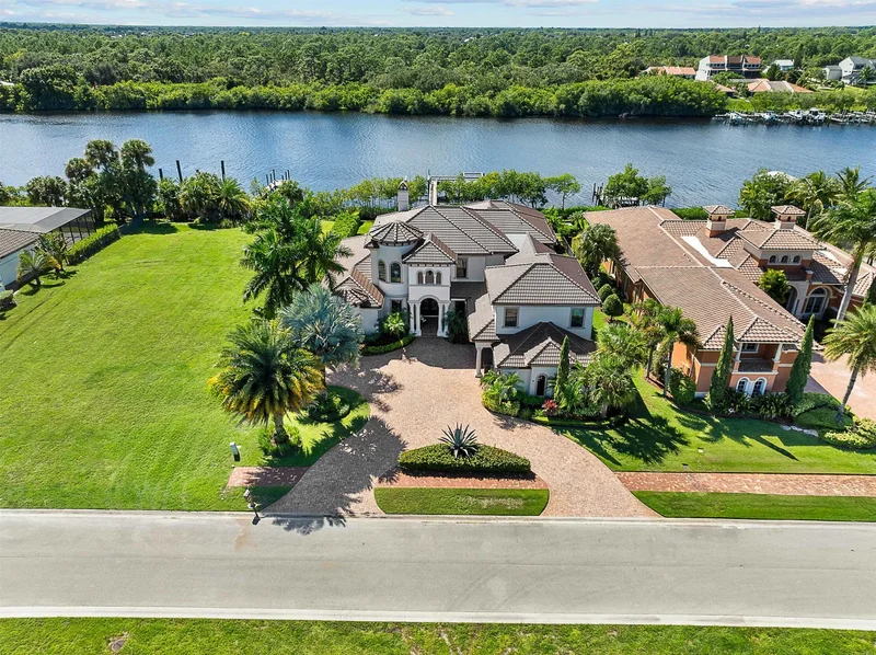201 SE Fiore Bello, Port St. Lucie, Florida, United States. - Photo 16