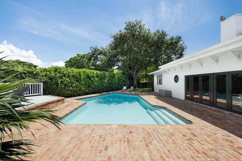 8521 SW 145th St, Coral Gables, Florida, United States. - Photo 22