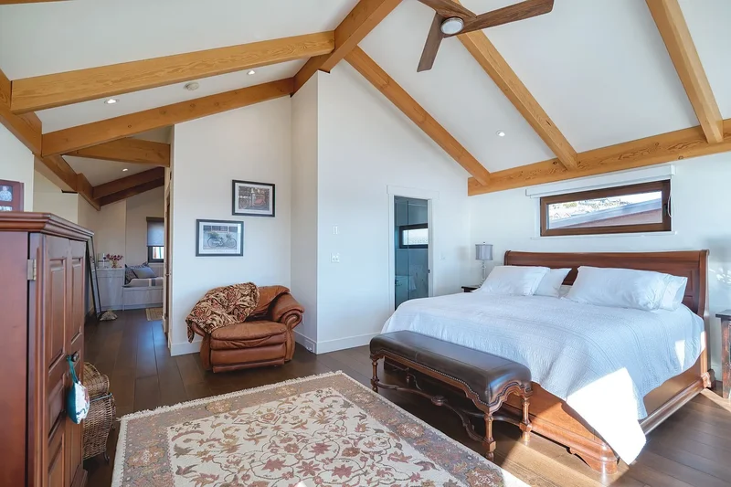 6035 Silverstone Lane, Sechelt, BC V7Z 0T8, Sechelt, British Columbia, Canada. - Photo 17