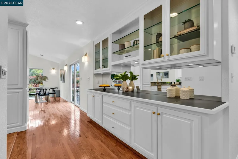 1015 Pleasant Valley Dr, Pleasant Hill, California, United States. - Photo 37