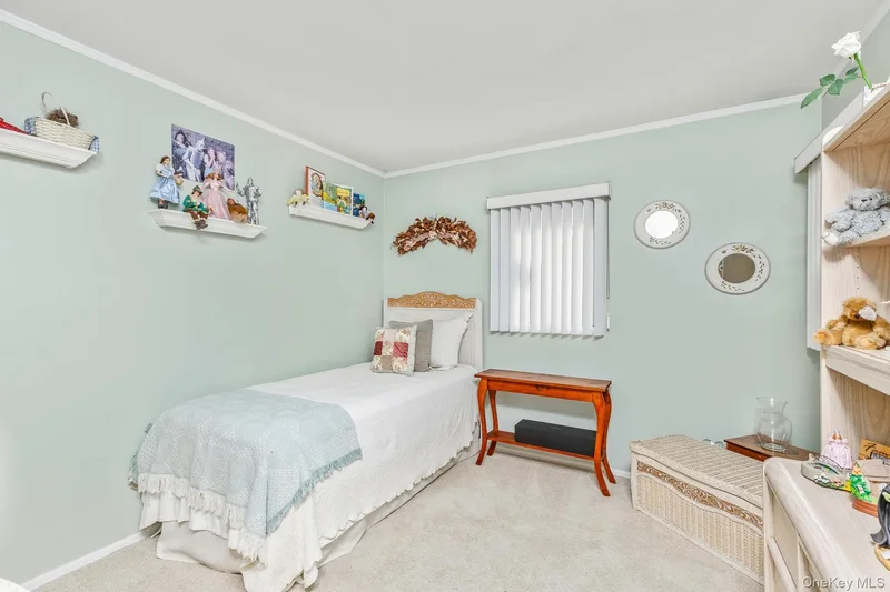 74 Lauren Avenue, Dix Hills, NY 11746, Huntington Station, New York, United States. - Photo 35