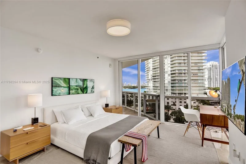 400 Alton Rd 911, Miami Beach, Florida, United States. - Photo 13