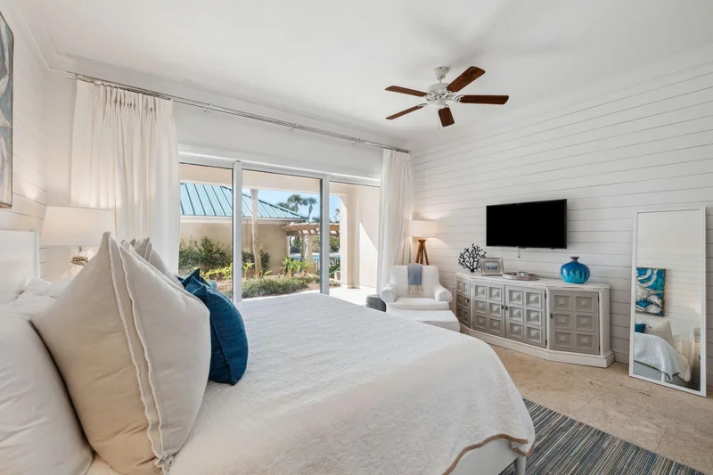 Miramar Beach, Florida, United States. - Photo 32
