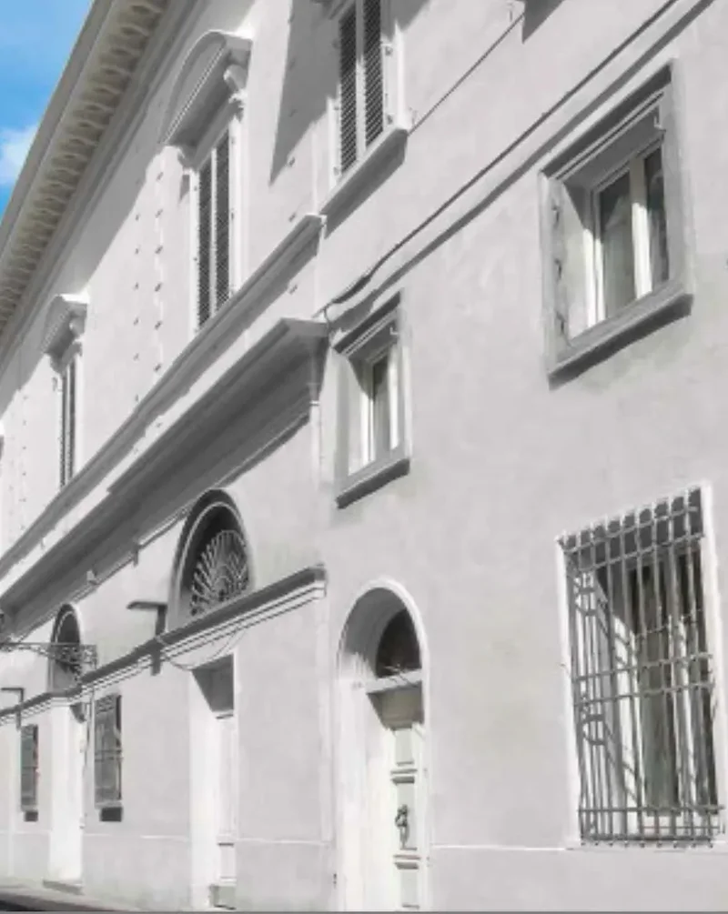 Luxury Duplex with Private Garden in Historic Palace – Florence, San Frediano