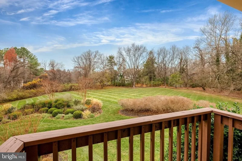 10100 WALKER LAKE DR, GREAT FALLS, VA, 22066, USA, Great Falls, Virginia, United States. - Photo 13
