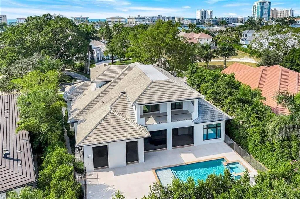 3190 Crayton RD, Naples, FL, 34103, USA, Naples, Florida, United States. - Photo 43