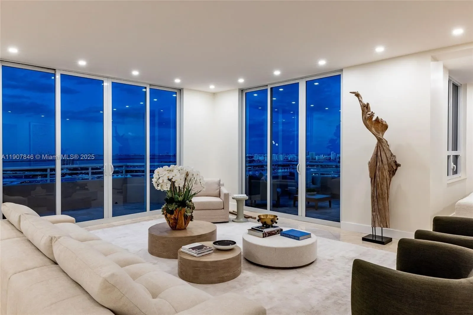808 Brickell Key Dr 3901, Miami, Florida, United States. - Photo 42