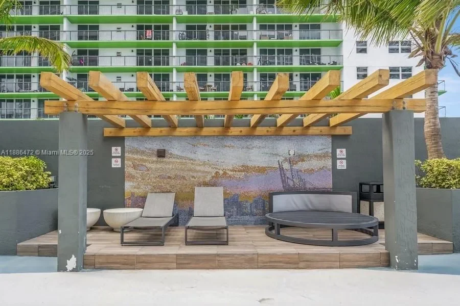 1750 N Bayshore Dr, Miami, Florida, United States. - Photo 22