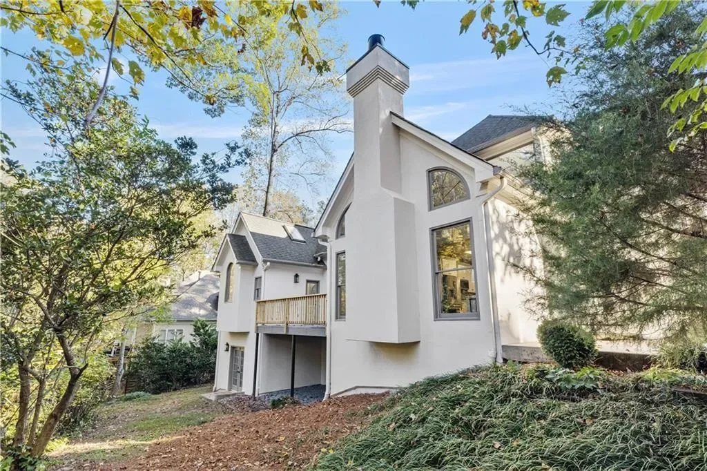 Exterior photo 12