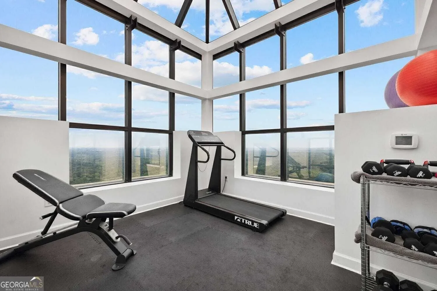 2828 Peachtree Road NW, Atlanta, Georgia, United States. - Photo 37