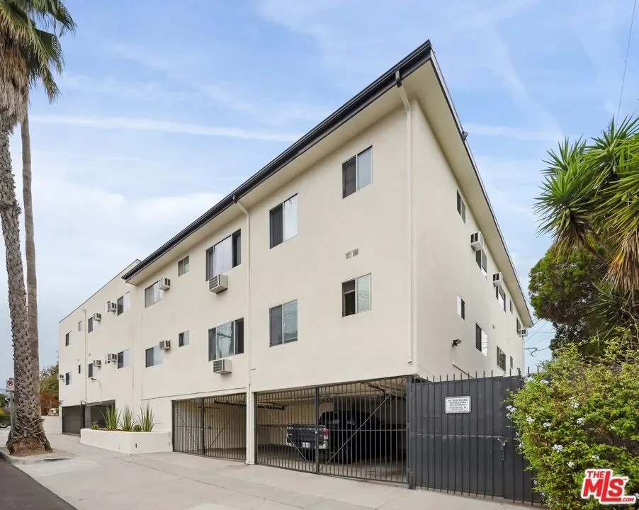 200 N Rampart Boulevard, Los Angeles, California, United States. - Photo 7