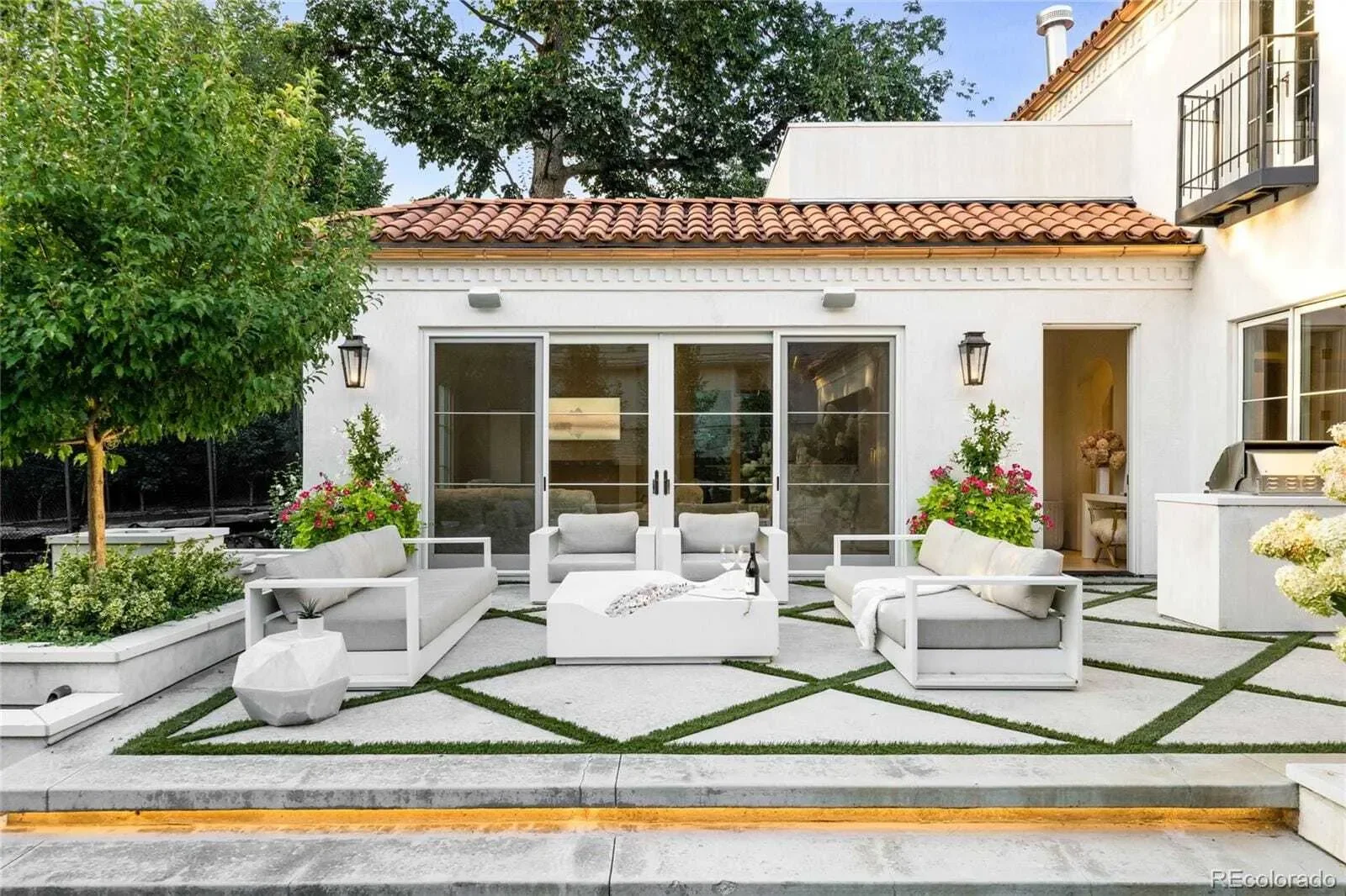 Exterior photo 11