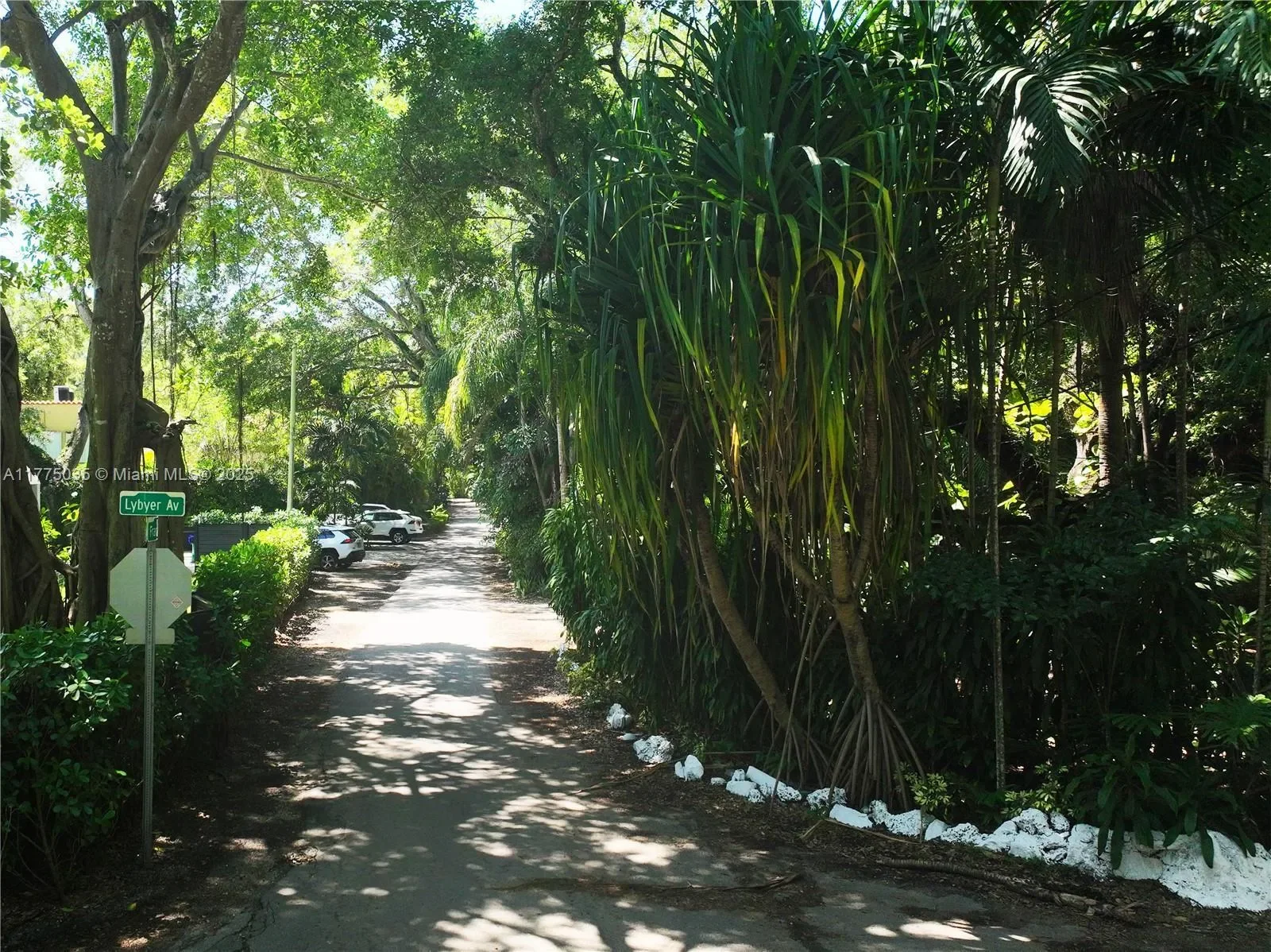 4160 Lybyer Ave, Miami, Florida, United States. - Photo 20