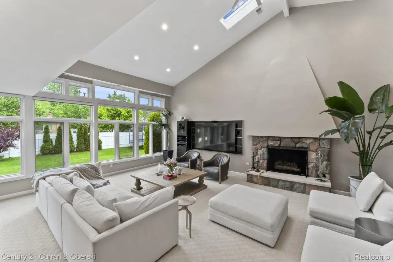 26155 Timber Trail, Dearborn Heights, MI 48127, Dearborn, Michigan, United States. - Photo 10