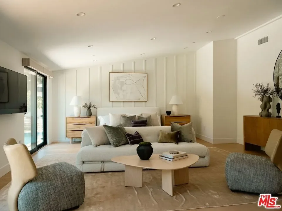 20226 Lorenzana Drive, Los Angeles, California, United States. - Photo 1