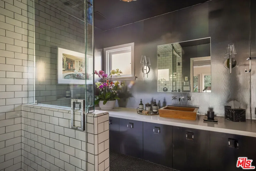 2137 Sunset Plaza Drive, Los Angeles, California, United States. - Photo 21