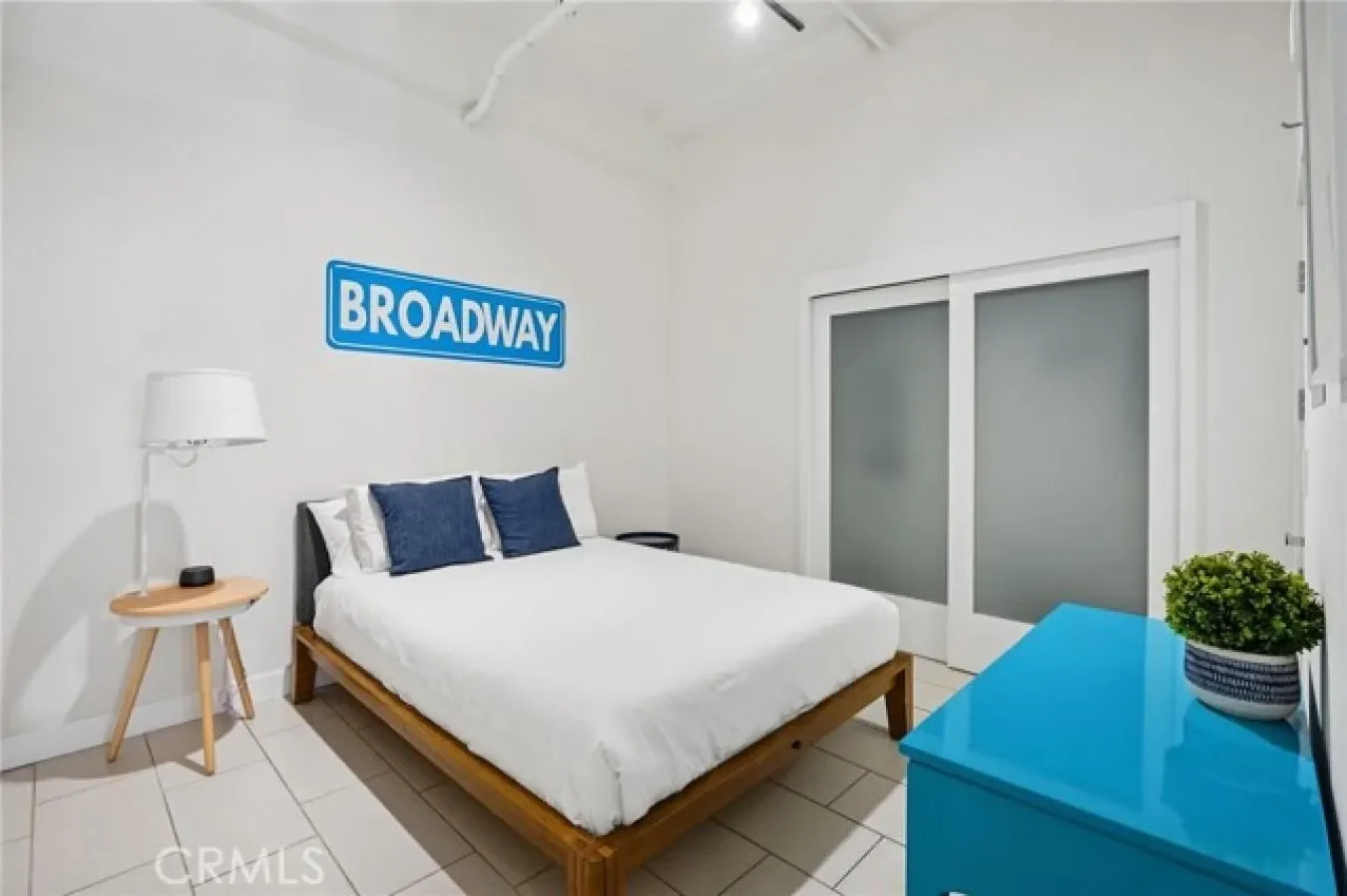 939 Broadway Unit 203, Los Angeles, California, United States. - Photo 4