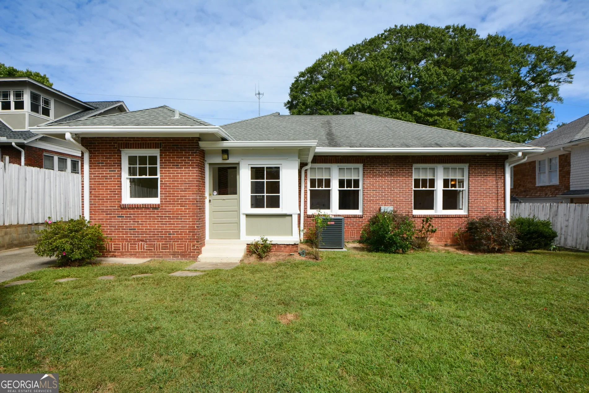 Exterior photo 11