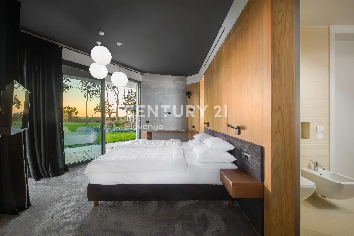 Gallery photo 5