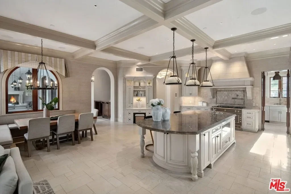 6882 Arizona Avenue, Los Angeles, California, United States. - Photo 33