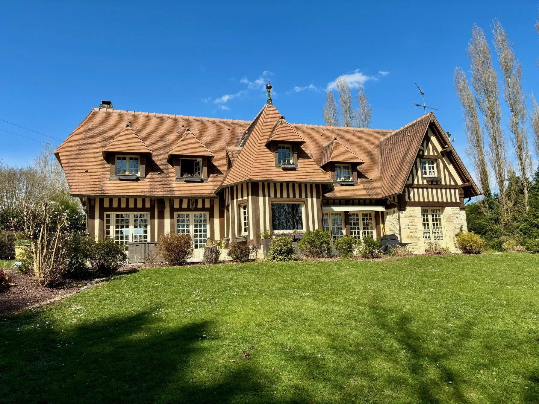 Exterior photo 4