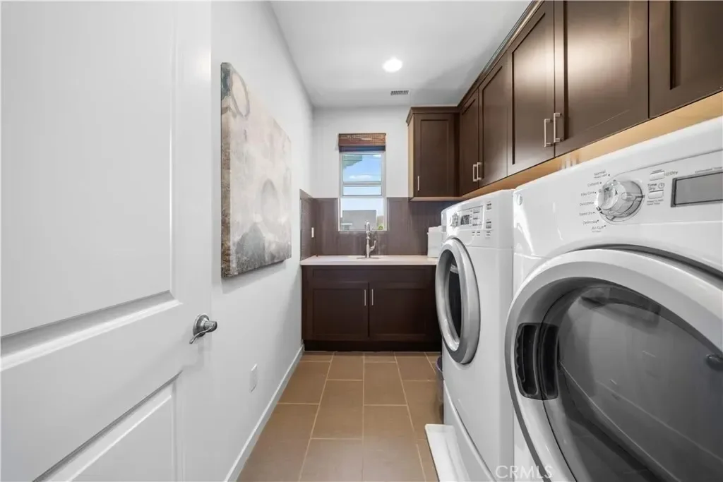 105 newall, Irvine, California, United States. - Photo 24