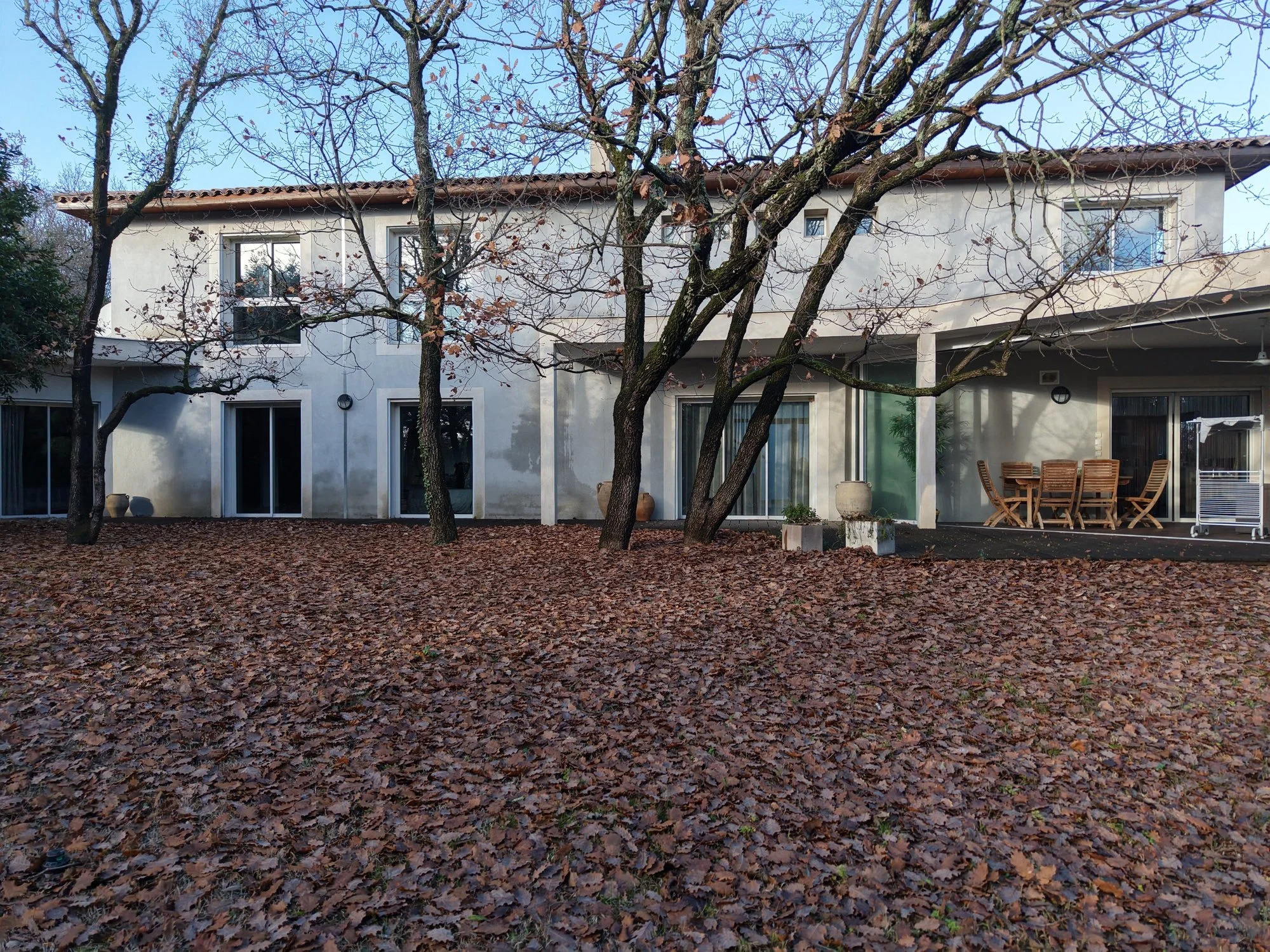 Exterior photo 8