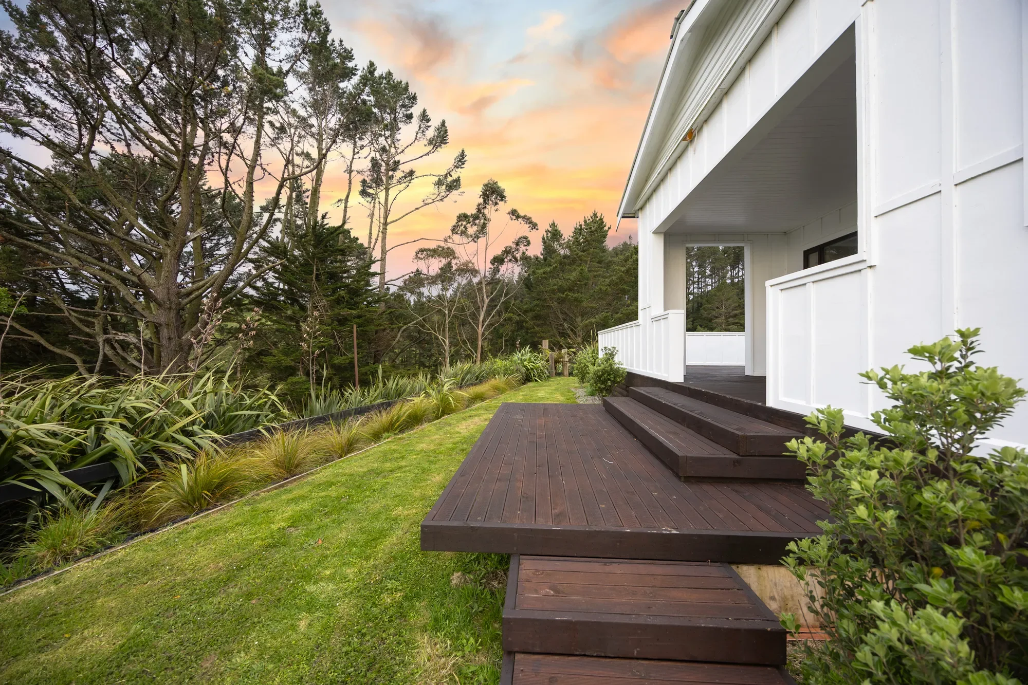 Exterior photo 9
