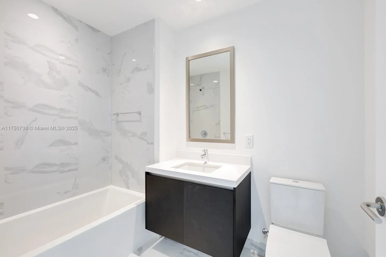 851 NE 1st Ave 3611, Miami, Florida, United States. - Photo 14