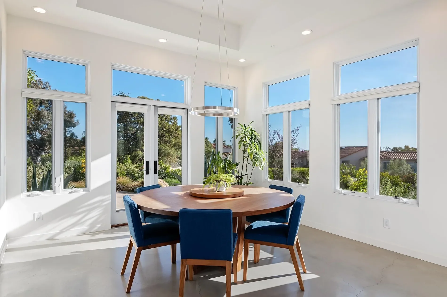 1367 Via Veneto, Santa Barbara, California, United States. - Photo 12