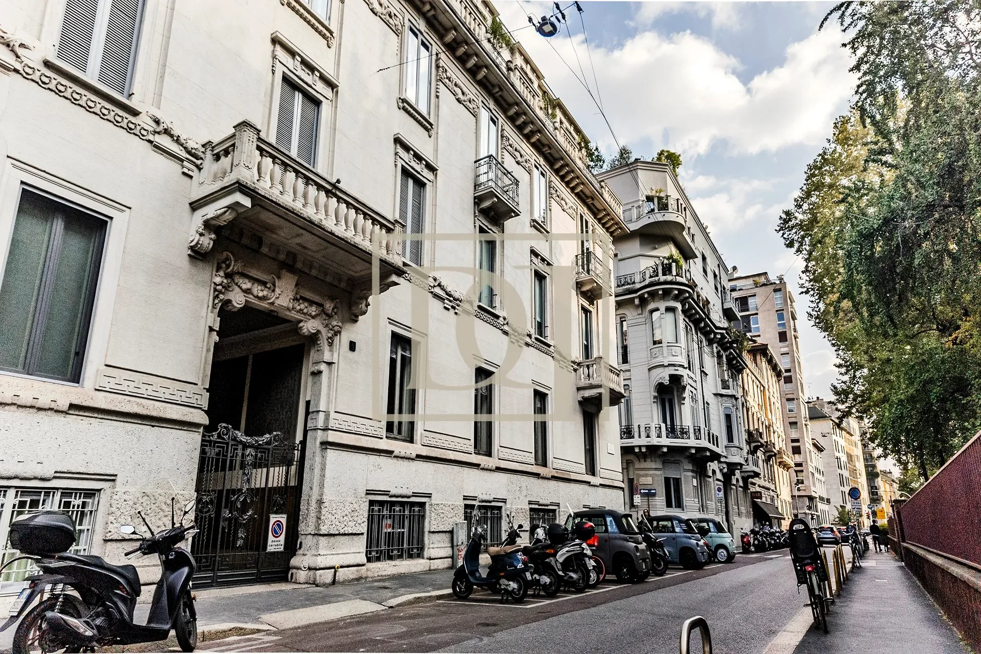 Exterior photo 8