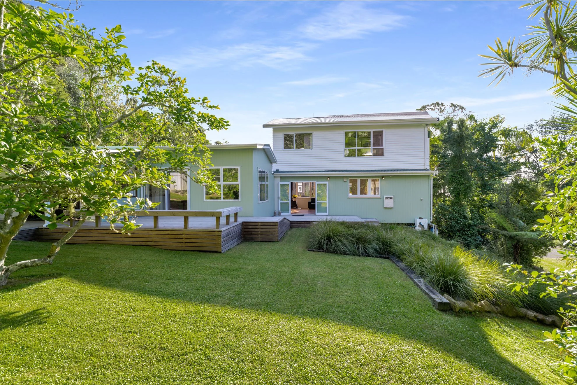 Exterior photo 2