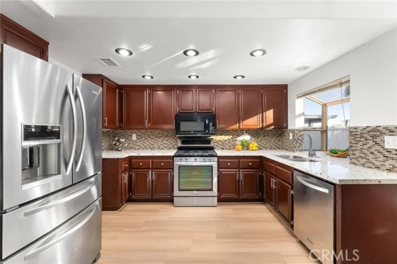 29287 Silverfern, Highland, California, United States. - Photo 24