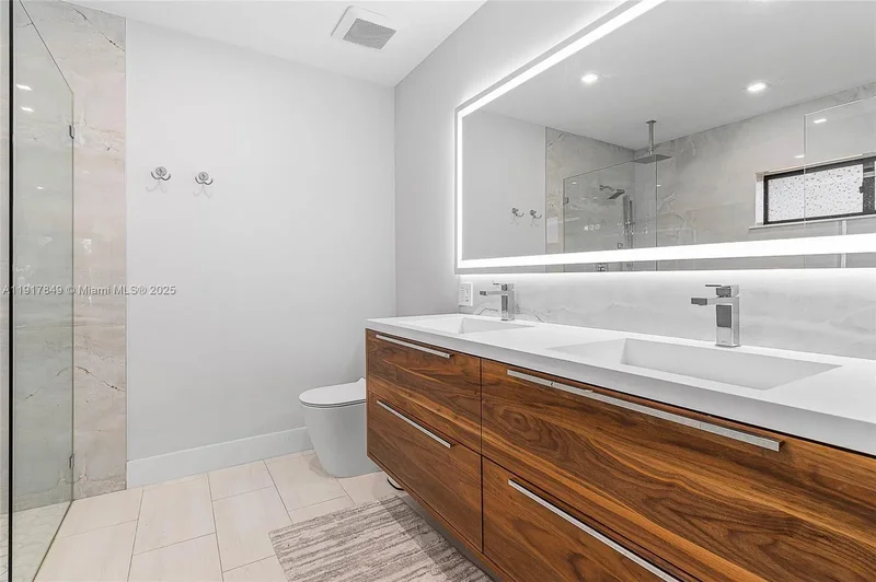 1250 NE 27th Ter, Hillsboro Beach, Florida, United States. - Photo 18
