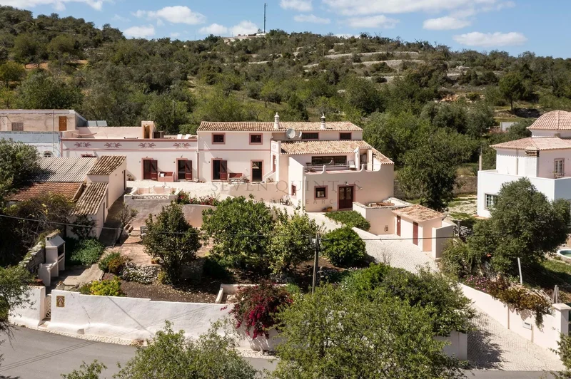 B&B Quinta with 7 Ensuites for Sale in Boliqueime, Algarve