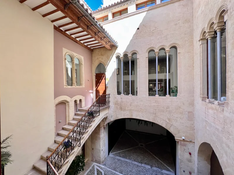Belle Etage in contemporary style located in Palma´s Old Town