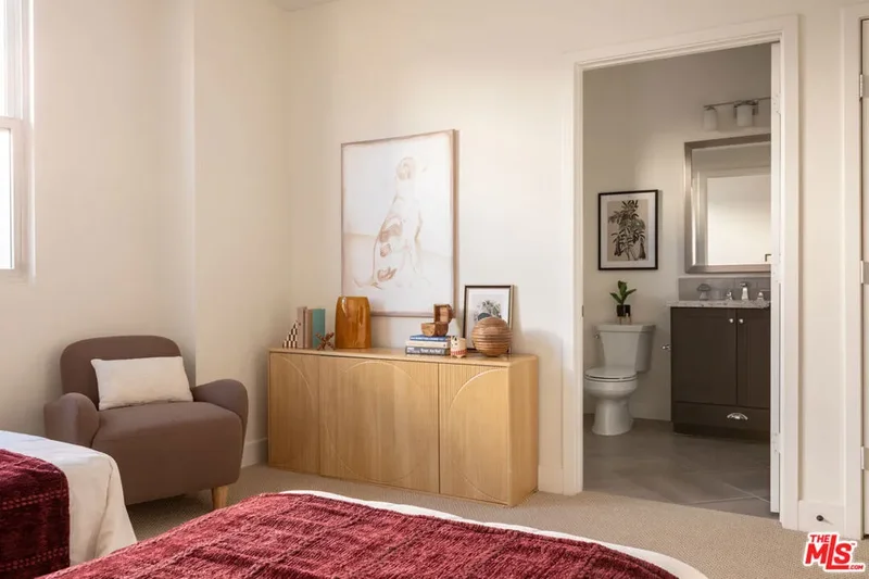 129 S Cessna Lane, Los Angeles, California, United States. - Photo 26