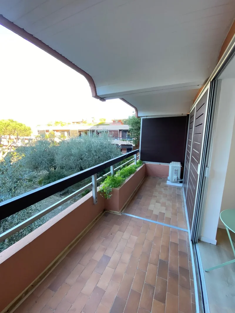 SAINT TROPEZ NEAR CENTER STUDIO AND TERRACE