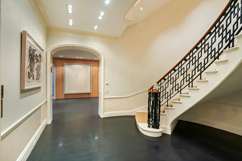 East 63rd Street, New York, New York, United States. - Photo 17