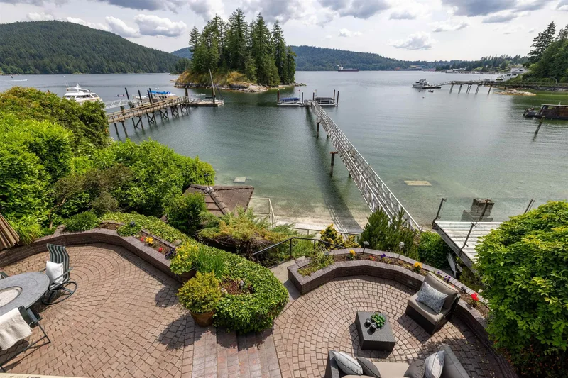 4625 Strathcona Road, North Vancouver, British Columbia, Canada. - Photo 31