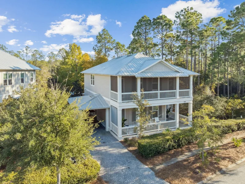 Single Family Residence in Santa Rosa Beach
