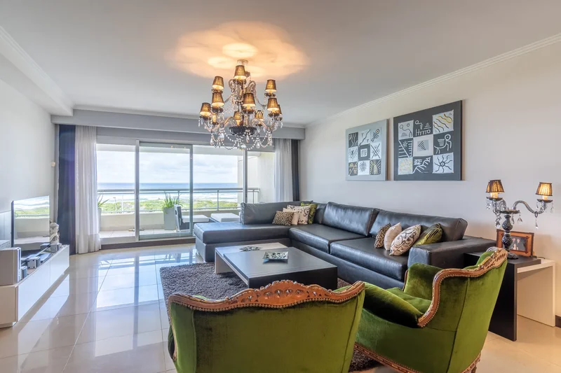 Charming Apartment in Punta del Este: Comfort and Panoramic Views of Playa Brava