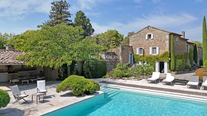 For sale - Restored farmhouse - Luberon - Near Gordes