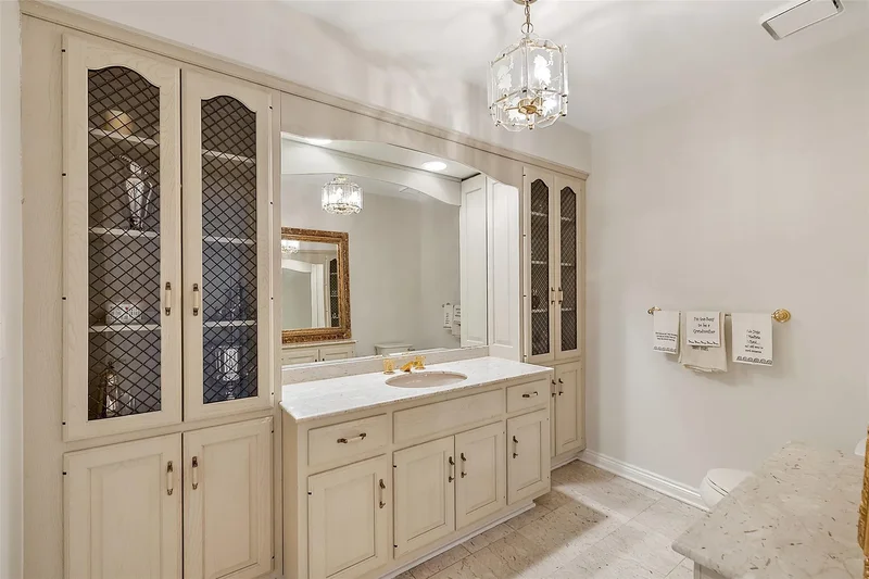 truly special Free-Standing Condo with grand interiors