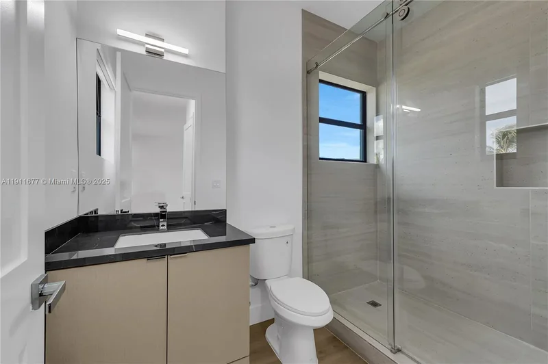 828 NE 14th St, Fort Lauderdale, Florida, United States. - Photo 21